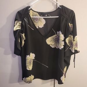 1State Womans Medium Black Floral Blouse